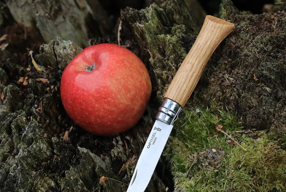 Couteau de poche Opinel Tradition Luxe Inox N°08 – Chêne NYCTALOPE