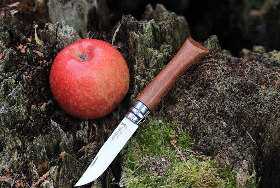 Couteau de poche Opinel Tradition Luxe Inox N°08 – Noyer NYCTALOPE