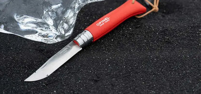 Couteau de poche Opinel Tradition  Baroudeur N°08 – Rouge  NYCTALOPE  
