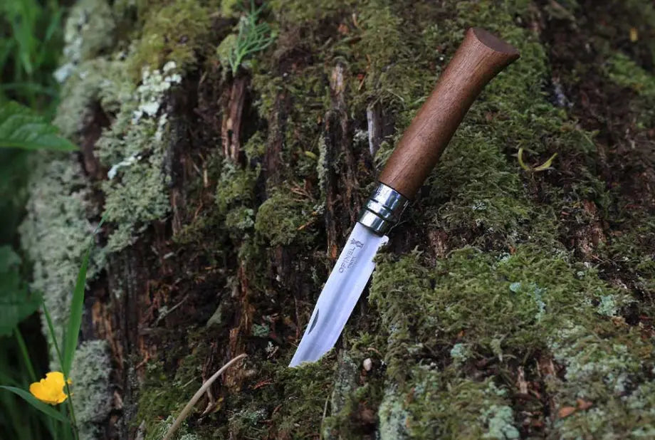Couteau de poche Opinel Tradition Luxe Inox N°08 – Noyer  NYCTALOPE  