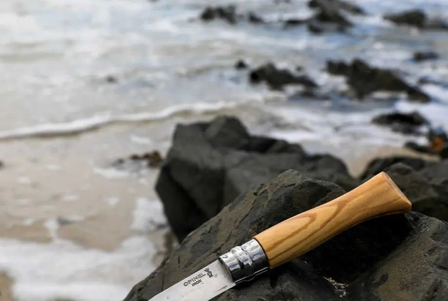 Couteau de poche Opinel Tradition Luxe Inox N°08 – Olivier  NYCTALOPE  