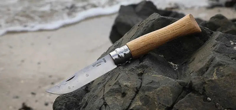 Couteau de poche Opinel Tradition Luxe Inox N°09 – Chêne  NYCTALOPE  