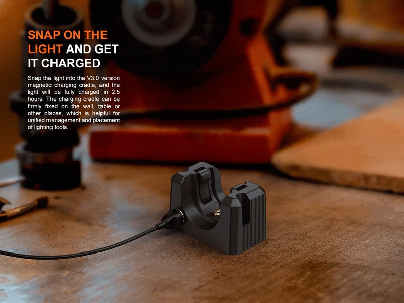 Lampe Torche multifonction Fenix WF25RM – 3000 Lumens rechargeable avec support de charge  NYCTALOPE  