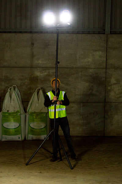 Lampe de travail projecteur rechargeable Nightsearcher Galaxy Pro 6K - 6000 lumens - NYCTALOPE