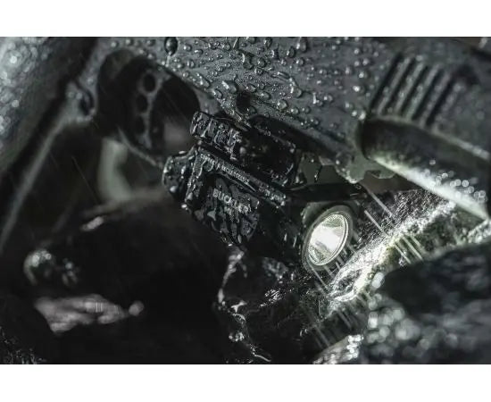 Lampe Tactique Armytek Buckler M1 700 Lumens - Montage Arme de Poing - Rechargeable Magnétique - IP67 - NYCTALOPE