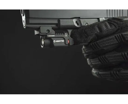 Lampe Tactique Armytek Buckler M1 700 Lumens - Montage Arme de Poing - Rechargeable Magnétique - IP67 - NYCTALOPE