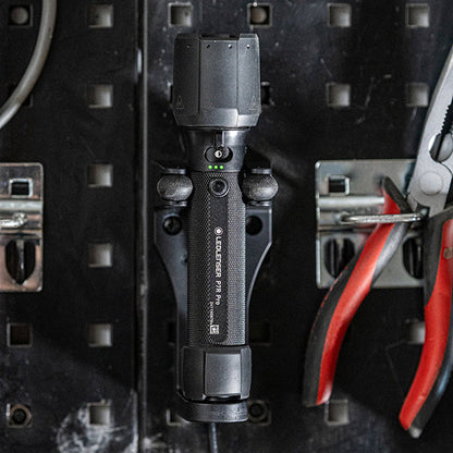 Lampe Torche Ledlenser P7R Pro 2000 Lumens - Station de Charge et USB-C  NYCTALOPE  