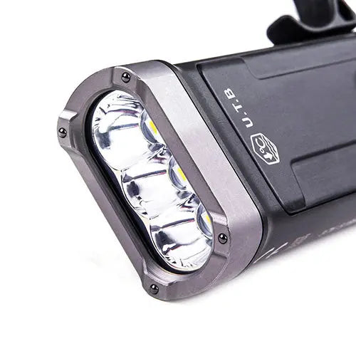 Lampe Torche Tactique Nextorch TA70 - 3500 Lumens - Ultra-compacte - Accès direct au Strobe  NYCTALOPE  