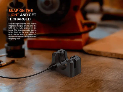 Lampe Torche multifonction Fenix WF25RM – 3000 Lumens rechargeable avec support de charge  NYCTALOPE  