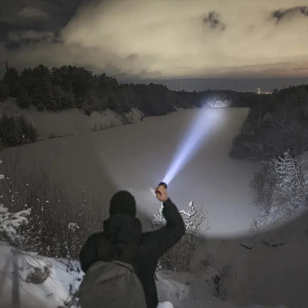 Lampe torche Armytek Barracuda Pro Max White 2800 Lumens - Portée 1000m - Rechargeable - Batterie 21700 Li-Ion  NYCTALOPE  