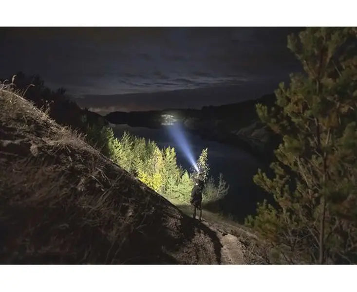 Lampe torche Armytek Barracuda Pro Max White 2800 Lumens - Portée 1000m - Rechargeable - Batterie 21700 Li-Ion  NYCTALOPE  