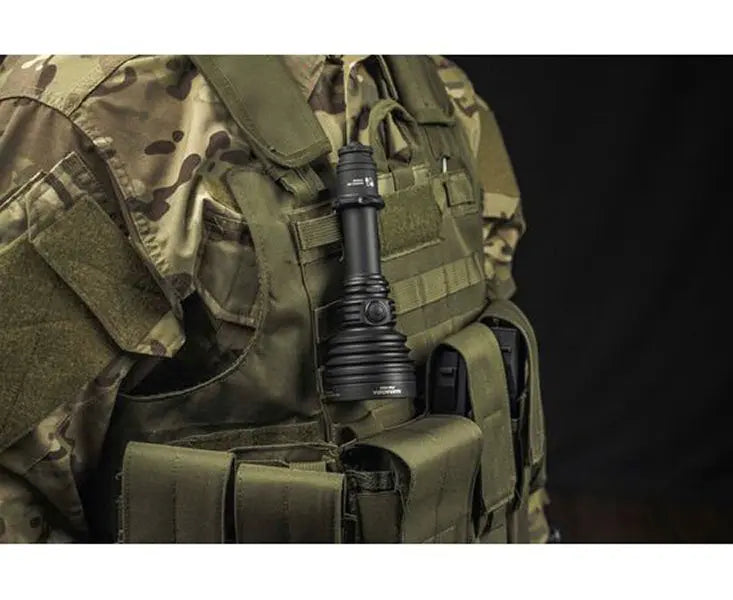 Lampe torche Armytek Barracuda Pro Max White 2800 Lumens - Portée 1000m - Rechargeable - Batterie 21700 Li-Ion  NYCTALOPE  