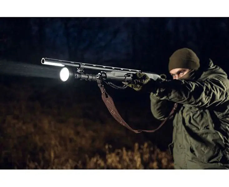 Lampe torche Armytek Barracuda Pro Max White 2800 Lumens - Portée 1000m - Rechargeable - Batterie 21700 Li-Ion  NYCTALOPE  