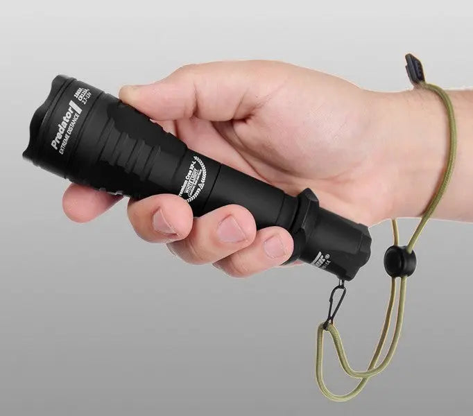 Lampe torche Armytek Predator Green - 200 Lumens en lumière verte  NYCTALOPE  