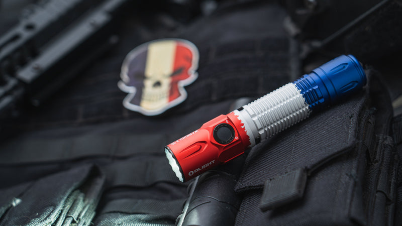 Lampe Torche Olight WARRIOR 3 S – Tricolore  – 2300 Lumens  NYCTALOPE  