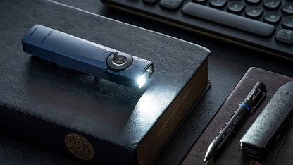 Olight Arkfeld Ultra - 1400 Lumens laser vert et lumière UV - NYCTALOPE