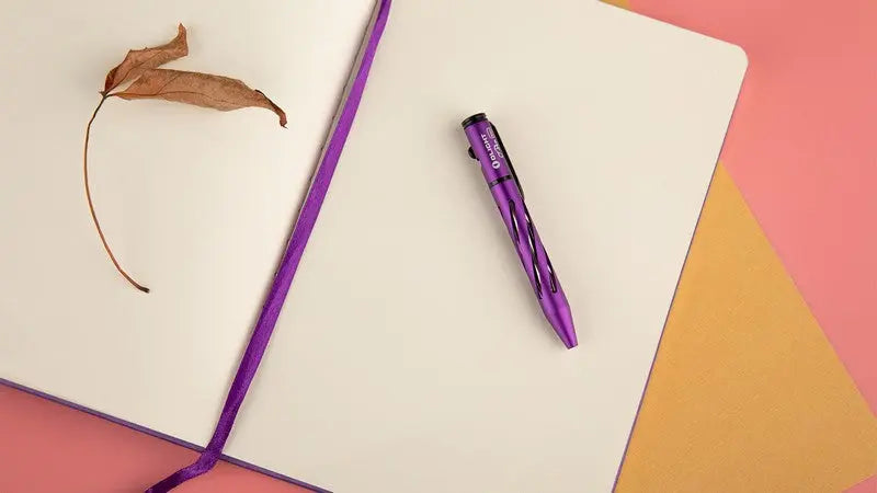 Olight O'Pen Mini - Mini stylo à bouton Type L - Rouge  NYCTALOPE  