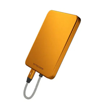 Powerbank Nitecore Pocket 5 5000mAh - 22,5W - Câble USB-C Intégré - Fixation Magnétique - IPX7 - NYCTALOPE