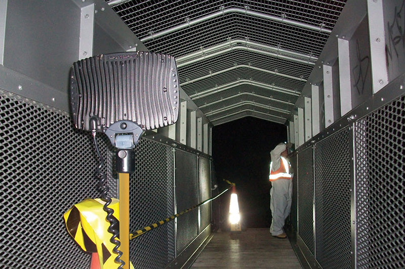 Projecteur Nightsearcher Solaris Megastar 20K 20000 Lumens - Batterie SLA 38Ah - Trépied extensible 3,5m - NYCTALOPE