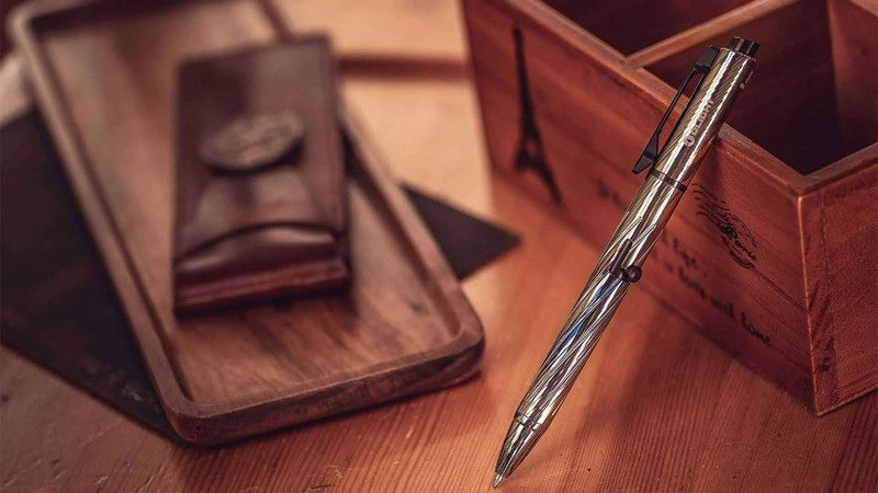 Olight O'Pen Pro - Lampe Stylo Laser – Dark Space Argent - 120 Lumens  NYCTALOPE  