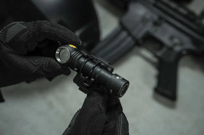 Support Armytek AHM-05 pour casque équipé d'un NVG Shroud pour lampe Wizard et Elf  NYCTALOPE  