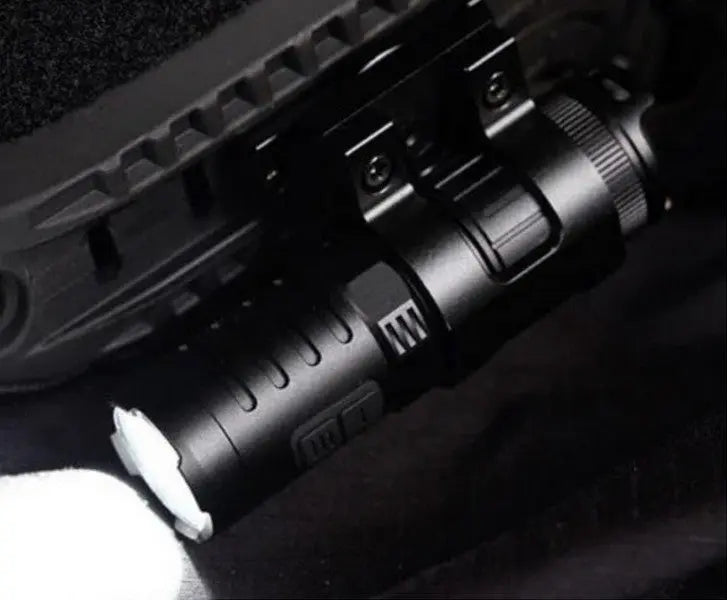 Support de casque Klarus MGM5 pour lampe XT1C PRO - système de fixation rails ARC  NYCTALOPE  