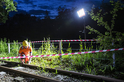 Tour d'éclairage Nightsearcher STRATOSTAR AC 115000 Lumens - Alimentation secteur 110-240V - Trépied 4,5m - IP67 - NYCTALOPE