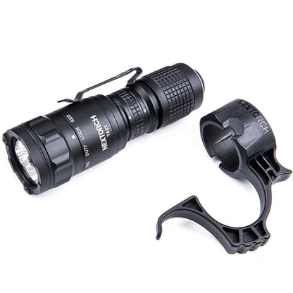Lampe Torche Tactique Nextorch TA21 SET - 1300 Lumens - lumière rouge - anneau tactique - NYCTALOPE