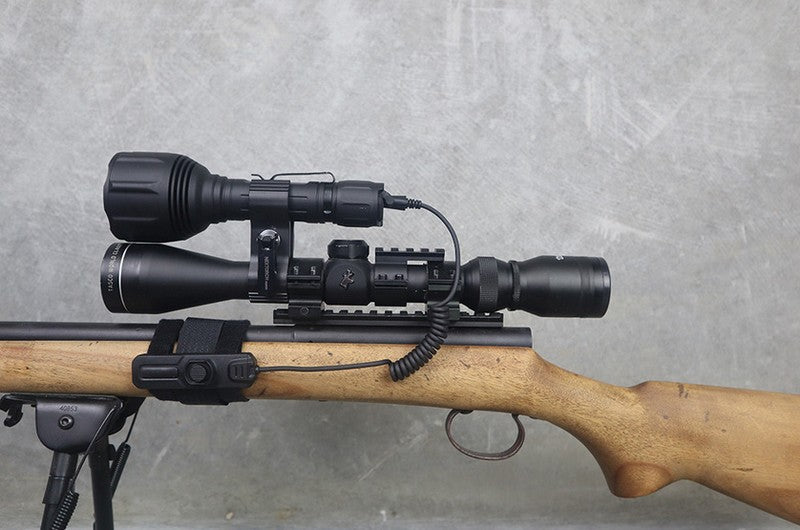 Lampe Torche tactique Nextorch T7 MAX SET - 1200 Lumens rechargeable - Kit chasse - portée 1100 mètres  NYCTALOPE  