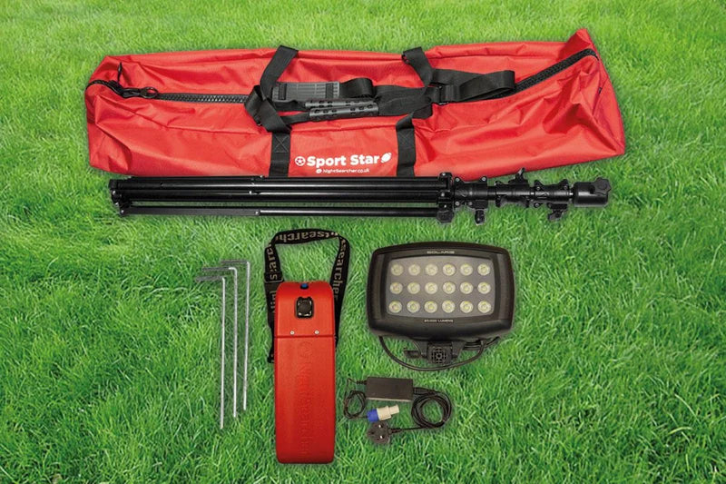 Projecteur Portable Nightsearcher SportStar Kit – 20 000 Lumens – Kit d’Éclairage Sport Rechargeable – Trépied 3,5 m - NYCTALOPE