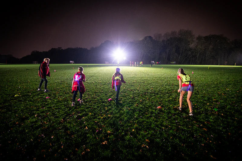 Projecteur Portable Nightsearcher SportStar Kit – 20 000 Lumens – Kit d’Éclairage Sport Rechargeable – Trépied 3,5 m - NYCTALOPE