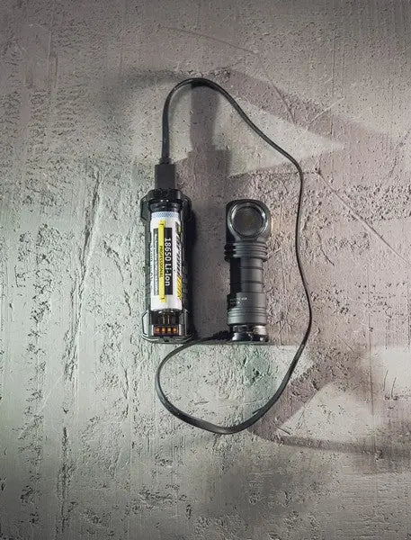 Lampe frontale Armytek Wizard C1 PRO Magnet USB 1000/930 Lumens  NYCTALOPE  