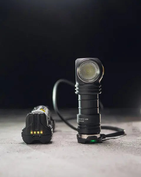 Lampe frontale Armytek Wizard C1 PRO Magnet USB 1000/930 Lumens  NYCTALOPE  